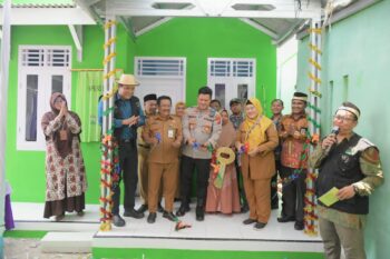 Kopsyah BMI Serahkan Rumah Gratis ke 444 untuk Buruh Pengupas Kerang