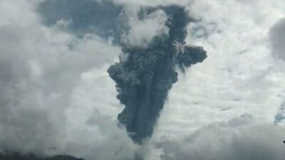 Letusan Gunung Marapi tidak Berdampak pada Penerbangan di Sumbar