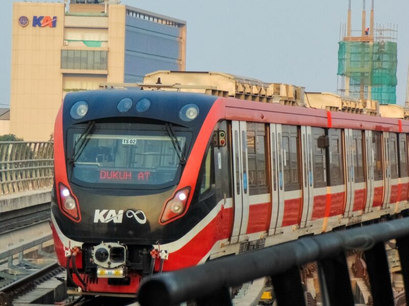 Sambut Malam Tahun Baru, LRT Jabodetabek Beroperasi Hingga Jam 2 Pagi