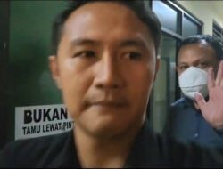 Firli Bahuri Hindari Awak Media Usai Diperiksa Belasan Jam di Bareskrim