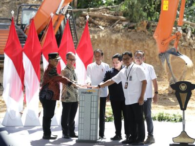 Presiden Jokowi Letakan Batu Pertama Pembangunan Teras Hutan Ibu Kota Nusantara di KIPP