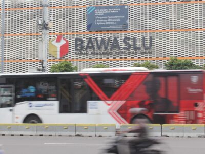 Jelang Pemilu, Presiden Jokowi Resmi Naikkan Tukin Pegawai Bawaslu