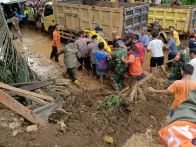 Penanganan Banjir Sumbar Ditargetkan Pemerintah Dalam Dua Pekan