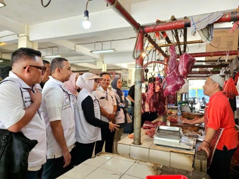 ketua-kadin-jakarta-tinjau-harga-bahan-pokok-di-pasar