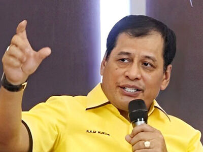 Koperasi, Sepak Bola, Politik