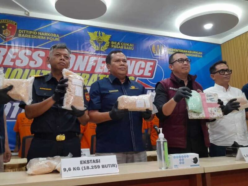 Gagalkan Penyelundupan 20 Ribu Pil Ekstasi, Bea Cukai dan Polri Amankan 6 Tersangka
