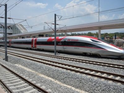 Kereta Cepat Whoosh Layani 21 Ribu Penumpang Pada Puncak Long Weekend Iduladha