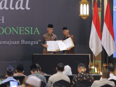 Dorong Penguatan Keuangan Syariah, OJK Resmi Bersinergi Dengan MUI