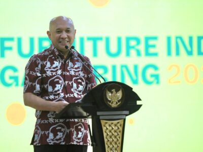 Teten Masduki Tekankan Pentingnya Peningkatan Kualitas Furnitur di Indonesia