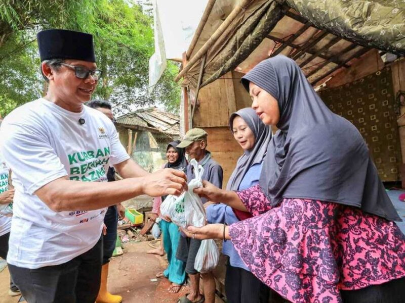 Tingkatkan Kesejahteraan, Baznas Distribusikan 1.800 Paket Daging Kurban di Jabodetabek
