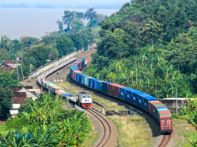Batu Bara Jadi Komoditas Terbesar yang Diangkut KAI Pada Semester I Tahun Ini
