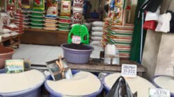 Kemendagri Perintahkan Bulog Segera Turunkan Harga Beras