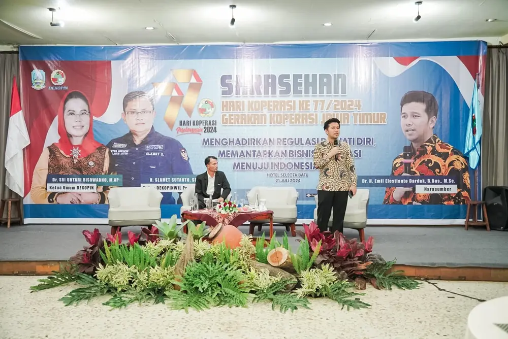 Emil Dardak Ingatkan Insan Koperasi Jangan Cuma Cari Untung Emil Dardak Ingatkan insan Koperasi Jangan Cuma Cari Untung