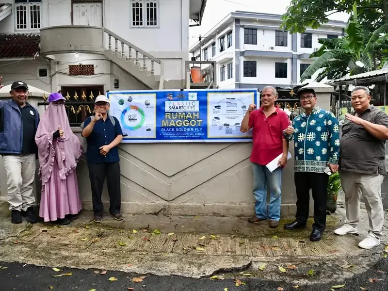 KemenKopUKM dan WWF Indonesia Dorong Bank Sampah jadi Koperasi