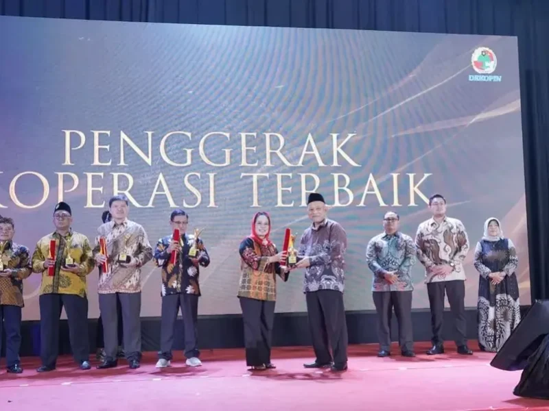 Ketua Koperasi Assyafiiyah Lampung Supadin Raih Penghargaan Tokoh Penggerak Koperasi Terbaik, ini Harapannya