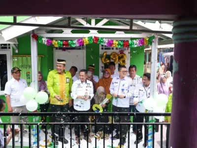 Kopsyah BMI Serahkan HRSH ke 492 di Desa Kedung Dalem-Mauk