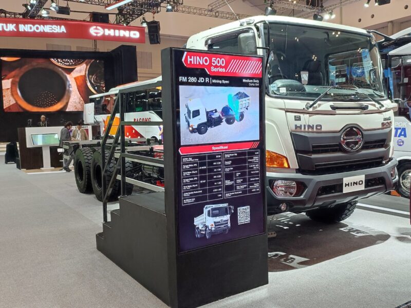 Hino Raih Favorite Commercial Vehicle Truck di GIIAS 2024