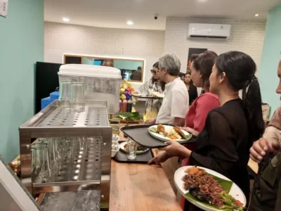 Warman Restoran Warteg Modern dengan Hidangan Nusantara yang Nyaman di Cileungsi