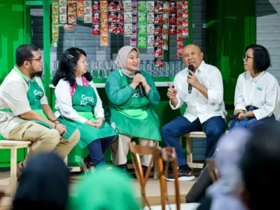 MenKopUKM Ingatkan Pentingnya Edukasi dan Literasi Konsumen di Pasar Ekonomi Digital
