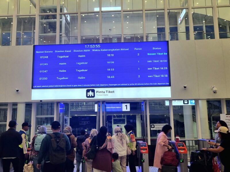 105.000 Tiket Whoosh Ludes Selama Long Weekend Hari Besar Keagamaan