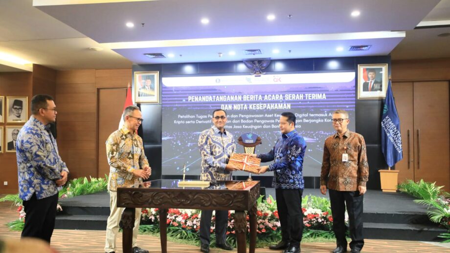 Pengaturan dan Pengawasan Aset Keuangan Digital Resmi Dialihkan ke OJK dan BI