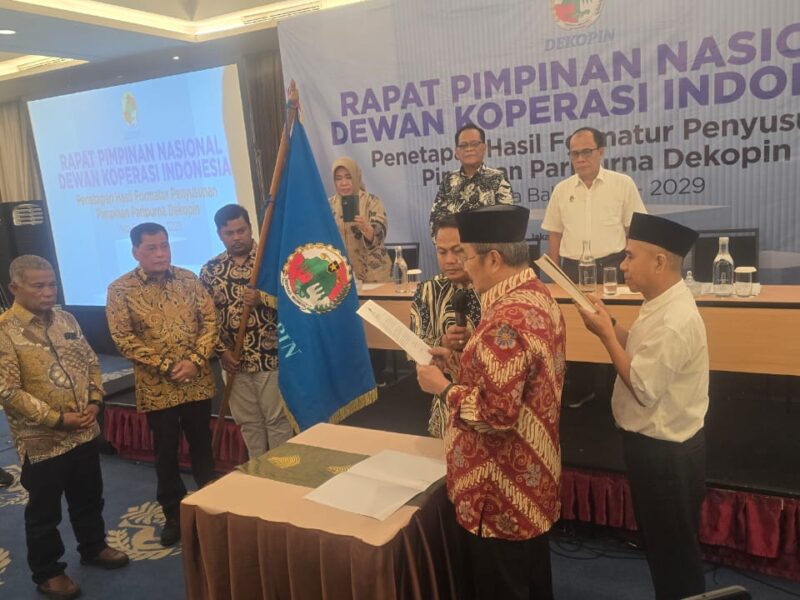 Nurdin Halid Serahkan Kepemimpinan Dekopin ke Jimly Asshiddiqie, Tegaskan Komitmen Mendukung