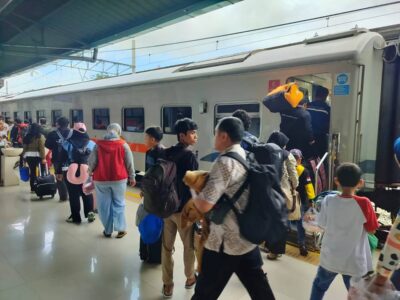 66% Tiket Kereta Jarak Jauh Terjual
