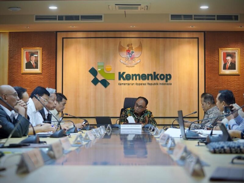Kemenkop Tindak Lanjuti Rencana Pembentukan 70 Ribu Koperasi Desa Merah Putih