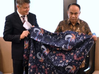 Menkop Dorong Hilirisasi Sawit Berbasis Koperasi untuk Tembus Pasar Uni Eropa