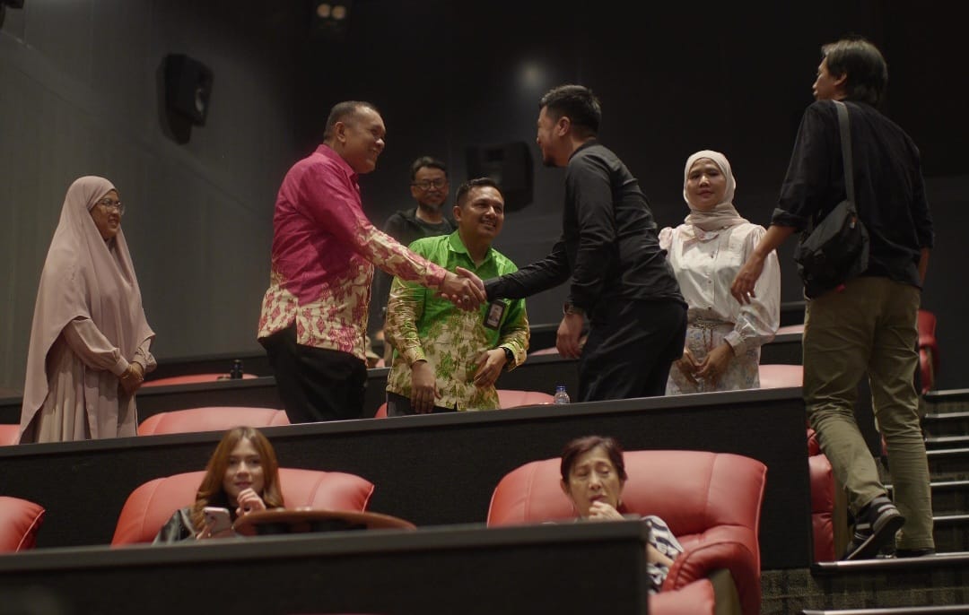 Film The Sun Gazer: Cinta dari Langit, Bikin Kambara Tak Kuasa Menahan Tangis