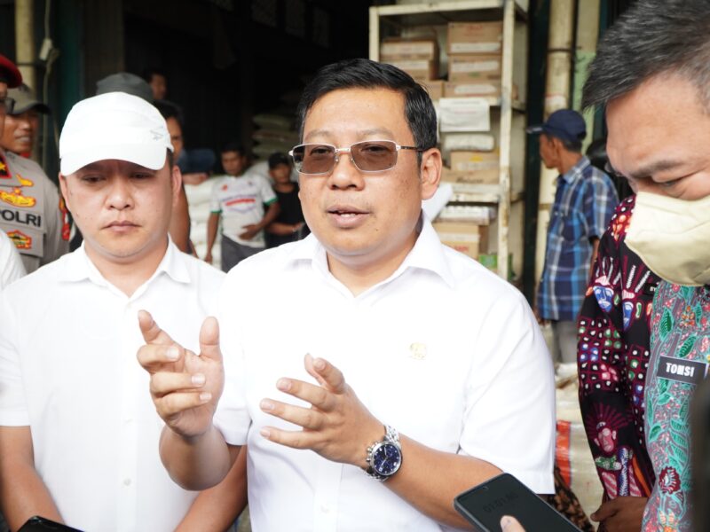 Pemerintah Salurkan Beras untuk 18 Juta Keluarga