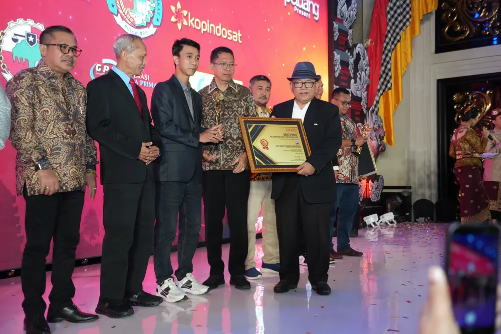 Dari Desa ke Kancah Nasional: CU Semarong Raih Penghargaan 100 Koperasi Besar 2025