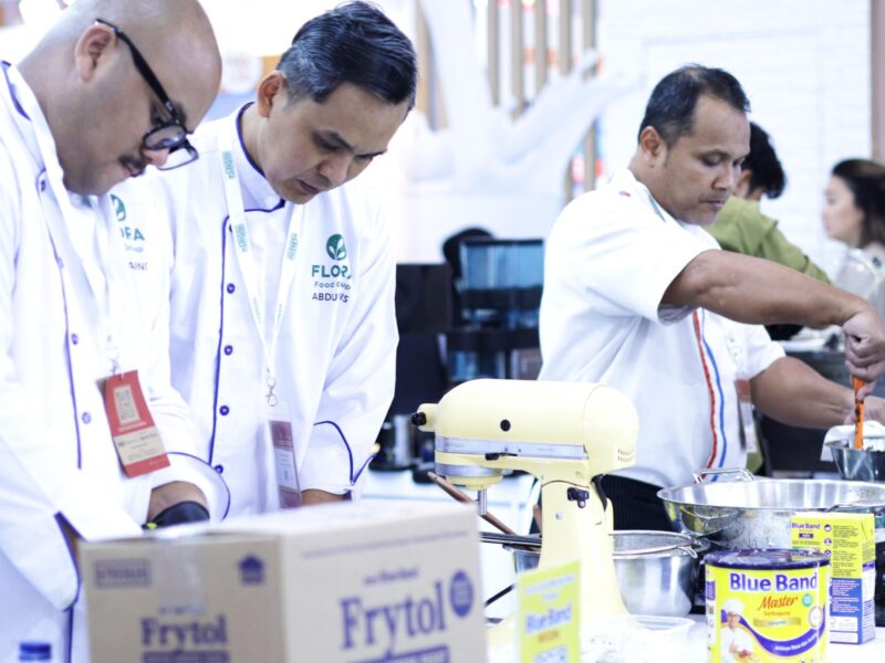 BlueBand secara eksklusif mengundang Chef Hideki Fujiwara dan Chef Luvita Ho selaku Professional & Celebrity Chef.