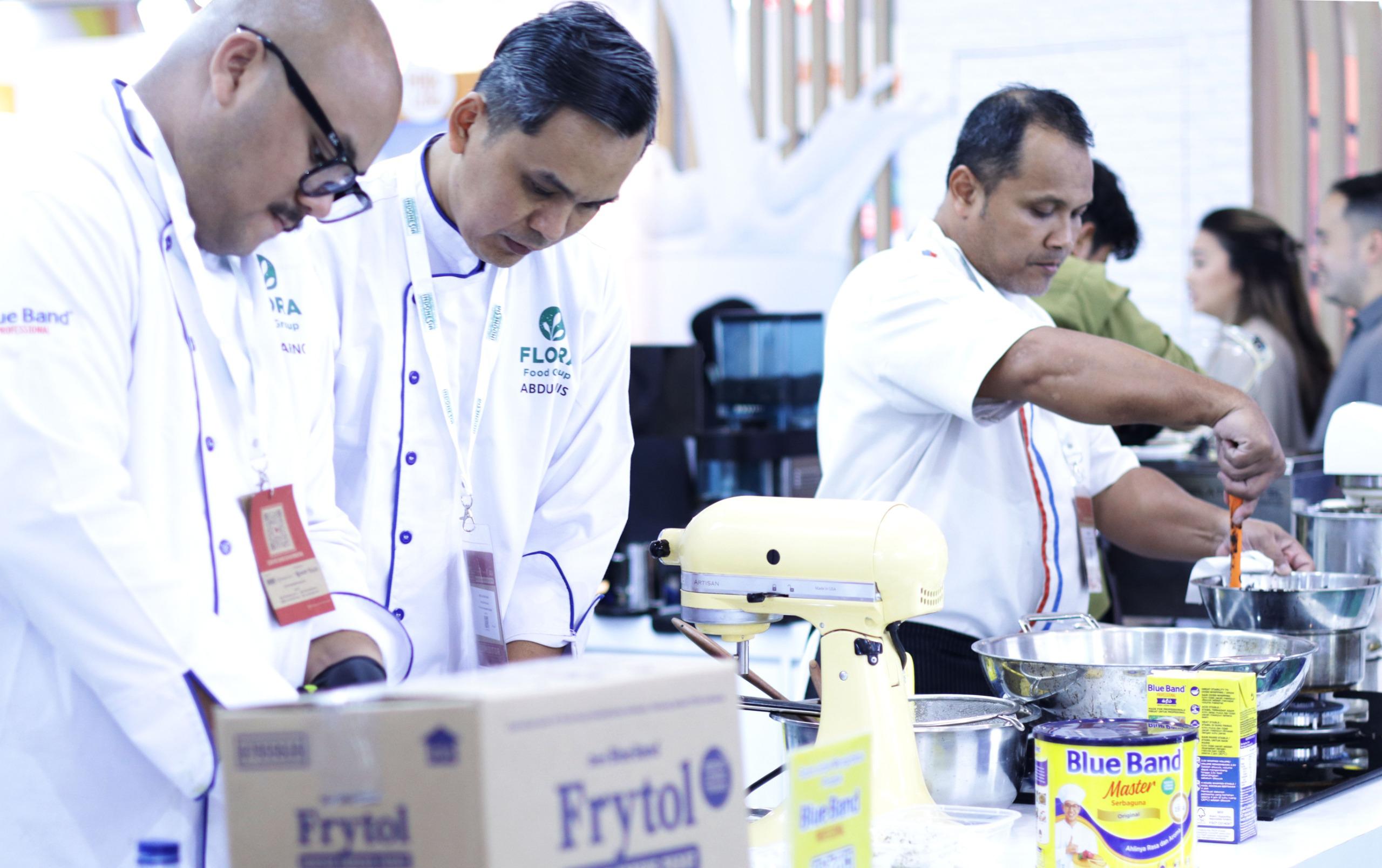 BlueBand secara eksklusif mengundang Chef Hideki Fujiwara dan Chef Luvita Ho selaku Professional & Celebrity Chef.