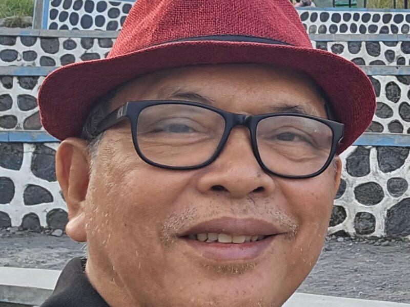 Irsyad Mochtar, Pemimpin Redaksi Majalah Peluang, penulis buku 100 Koperasi Beaar Indonesia