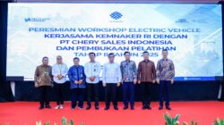 Menaker Yassierli meresmikan Workshop Kejuruan Otomotif – Electric Vehicle (EV) dan membuka Pelatihan Berbasis Kompetensi (PBK) Tahap II Tahun 2025 di Balai Besar Pelatihan Vokasi dan Produktivitas (BBPVP) Bekasi, Rabu (16/7/2025).