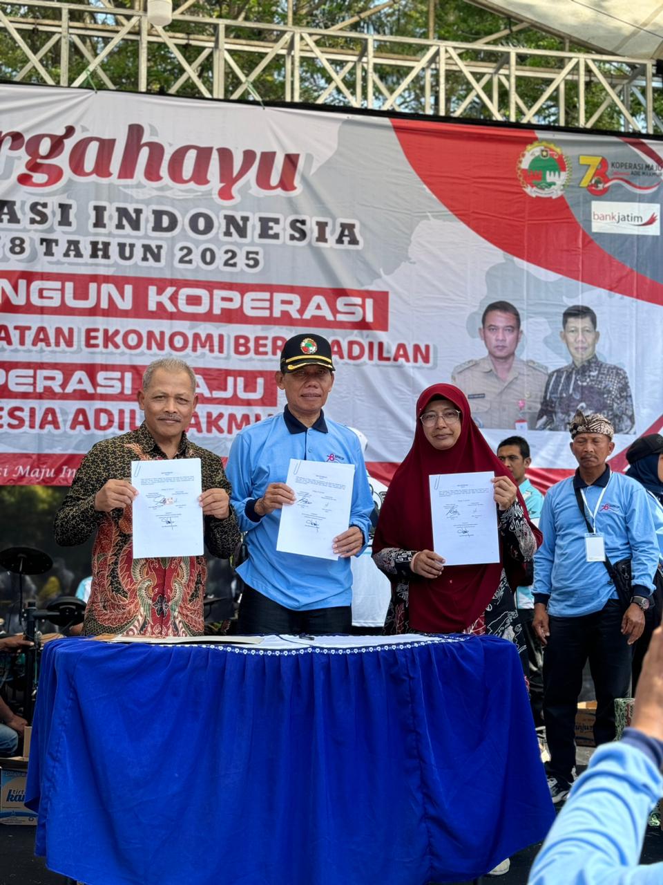 Koperasi Berkah Telur Blitar resmi menandatangani perjanjian kerja sama dengan KDMP Desa Sumbermanjing Kulon, Kecamatan Pagak, Kabupaten Malang.