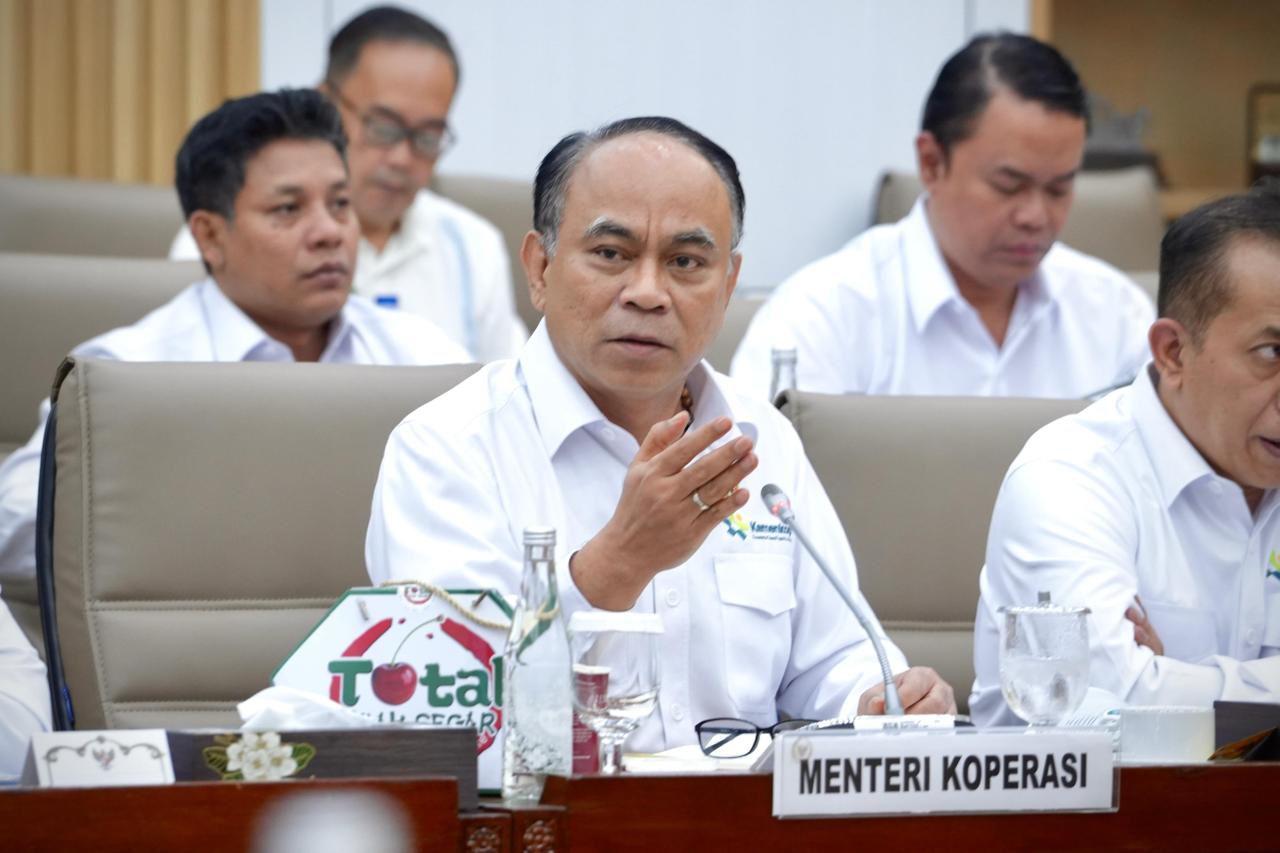Menteri Koperasi Budi Arie saat Rapat Kerja (Raker) dengan DPR RI Komisi VI