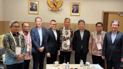Menteri Perindustrian (Menperin) Agus Gumiwang Kartasasmita kembali menunjukkan komitmennya dalam mencintai dan mempromosikan produk dalam negeri.