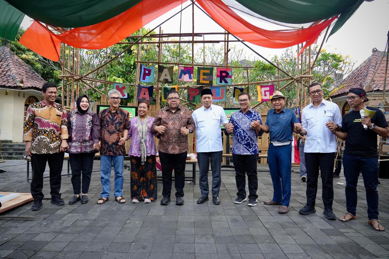 Wamenkop menghadiri Festival Pamer Kampung Kota dan peresmian Model Koperasi Perumahan, di Yogyakarta, Minggu (13/7).