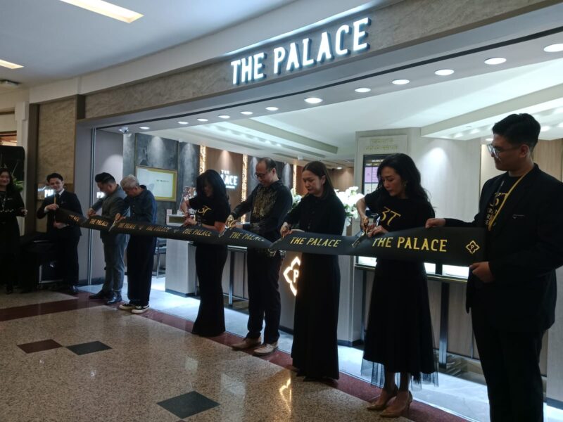 Pembukaan gerai baru The Palace Jeweler di mal Ciputra. FOto: Ratih