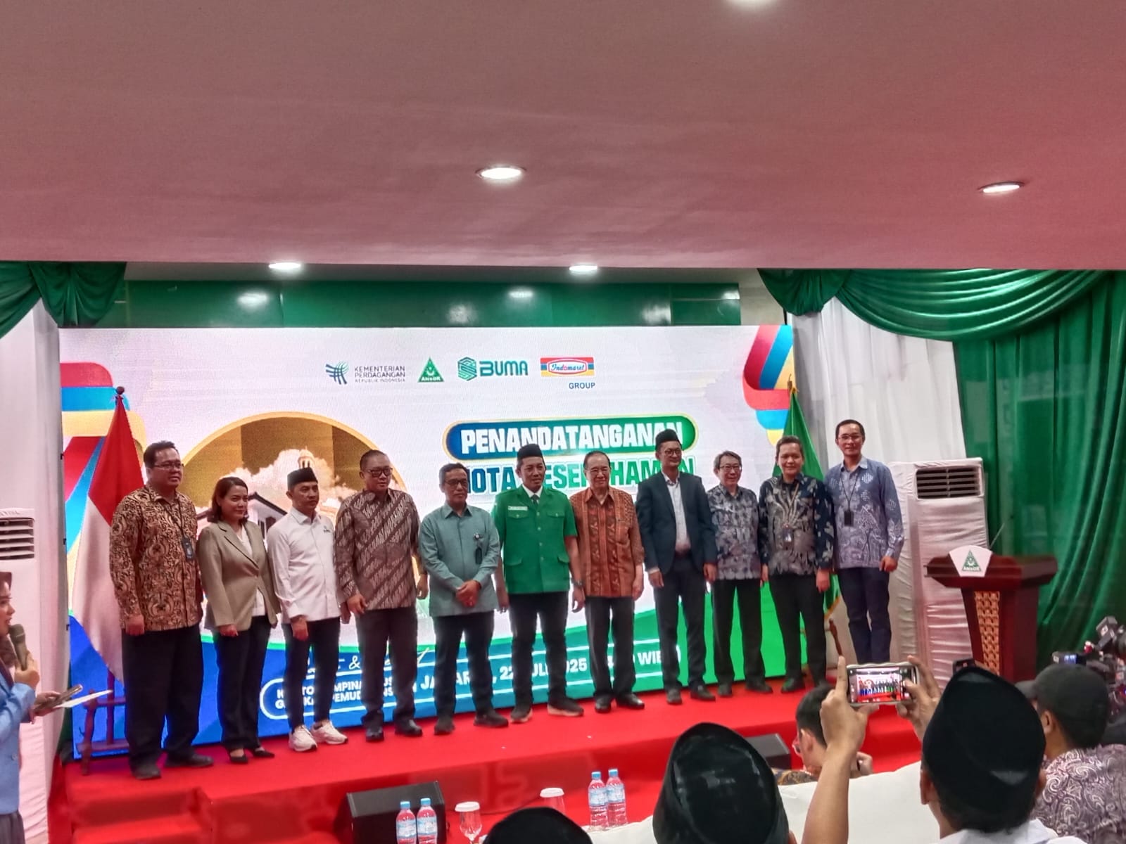 Penandatanganan MoU antara GP Ansor dengan PT Indomaret Group. Foto: Ratih