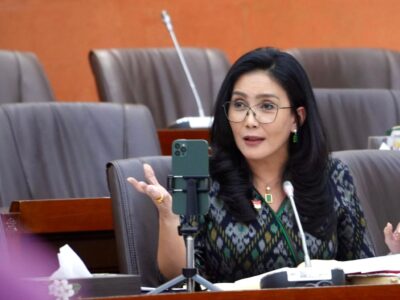 Pasal 33 UUD 1945 Jadi Senjata Presiden, Rieke: Sikat yang Khianat!
