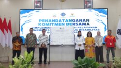 Penandatanganan nota kesepahaman antara Kepala Balai Besar Pelatihan Vokasi (BBPVP) Makassar La Ode Haji Polondu bersama dengan 19 Bupati/Wali Kota dari Provinsi Sulawesi Selatan, Sulawesi Tengah, Sulawesi Barat dan Sulawesi Tenggara di Aula Syekh Yusuf BBPVP Makassar, Sulawesi Selatan, Jumat (25/7/2025).