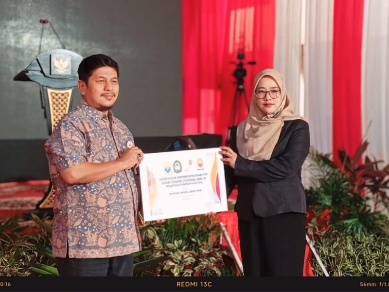 PetroChina International Jabung Ltd menyerahkan bantuan Program Pelibatan dan Pengembangan Masyarakat (PPM) kepada Sekolah Luar Biasa (SLB) Negeri Tanjung Jabung Timur.