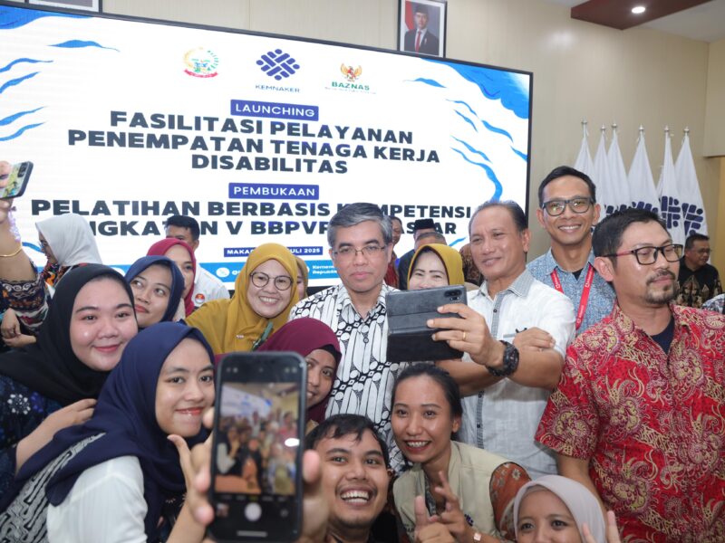 Menaker Yassierli di i Balai Besar Pelatihan Vokasi dan Produktivitas (BBPVP) kota Makassar, Sulawesi Selatan.