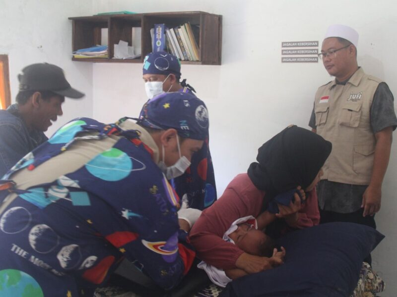 Jurnalis Filantropi Indonesia Gelar Khitan Holiday ke-4 di Desa Puteran Bandung Barat