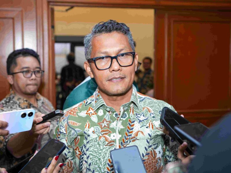 Juru Bicara Kemenperin, Febri Hendri Antoni Arief