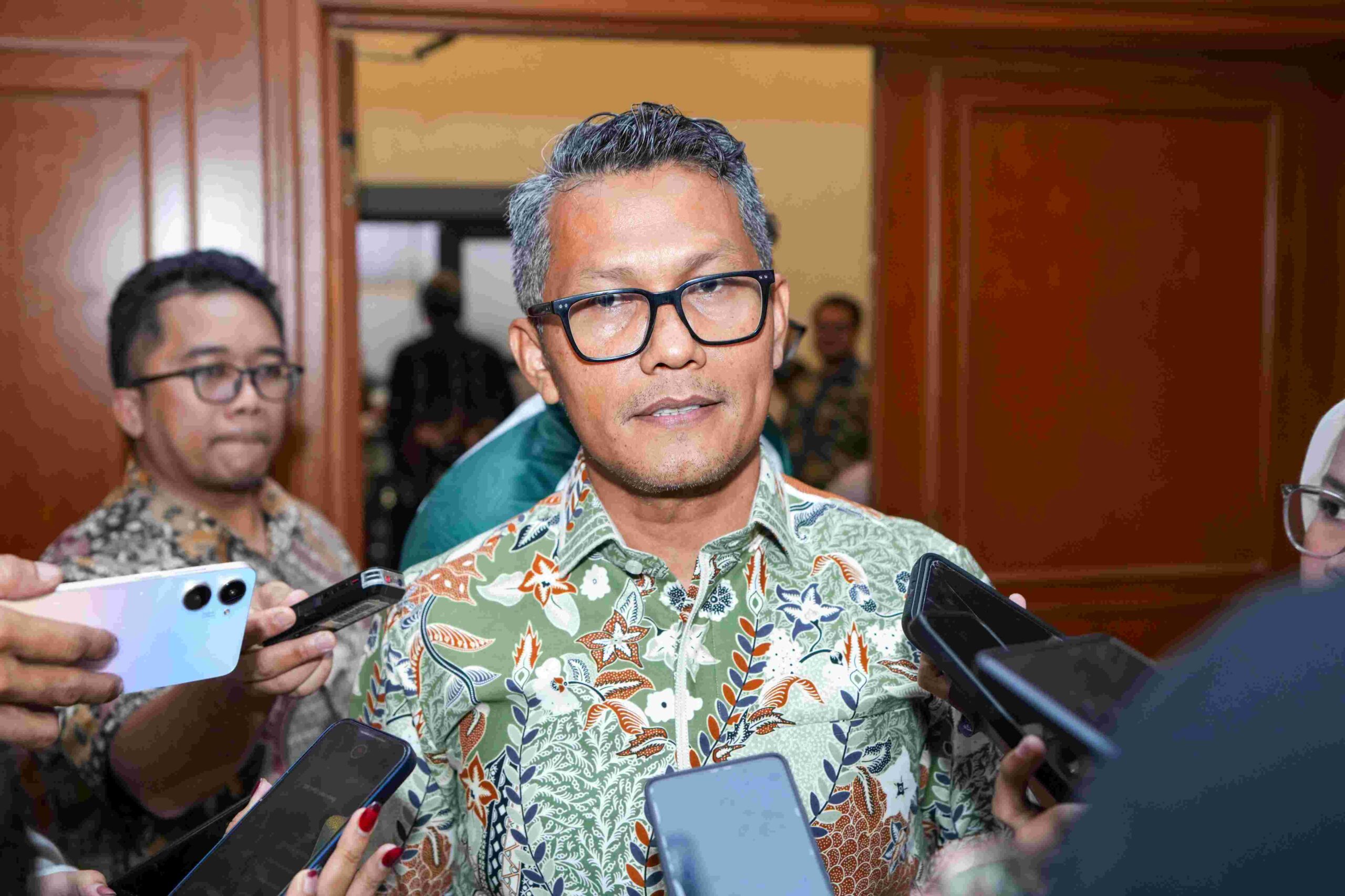 Juru Bicara Kemenperin, Febri Hendri Antoni Arief