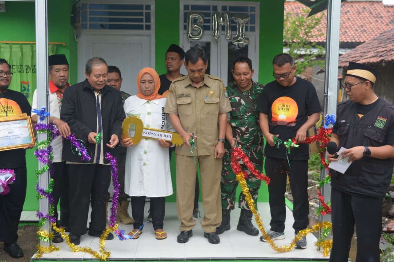 Kopsyah BMI Serahkan Rumah Layak Huni ke-540 untuk Warga Indramayu, Bukti Nyata Koperasi Peduli